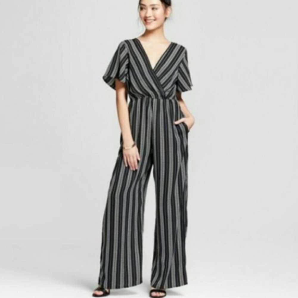 Xhilaration Short Sleeve Wrap Jumpusit - Size L